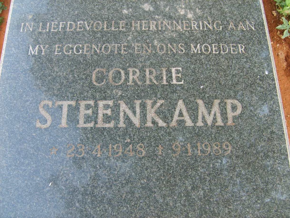 STEENKAMP Corrie 1948-1989