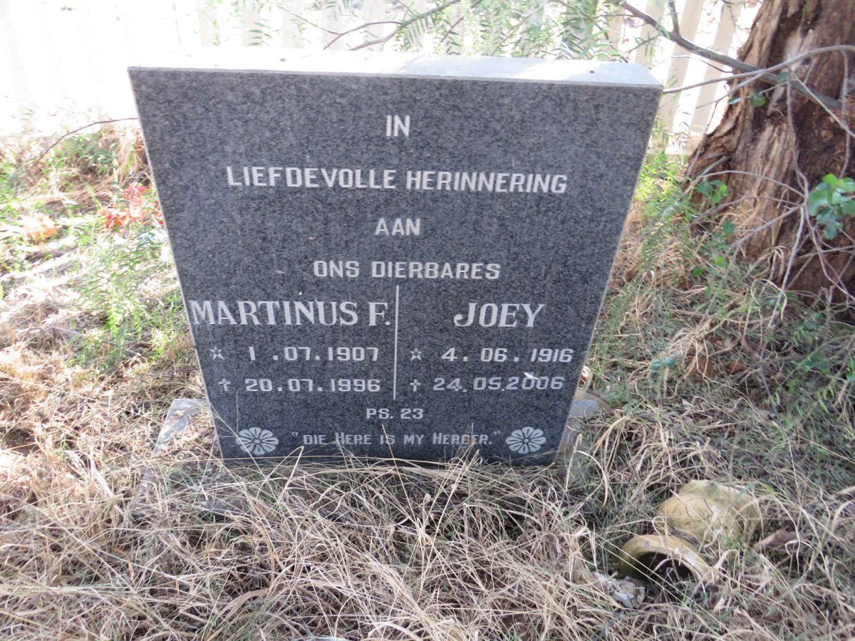 ? Marthinus F. 1907-1996 & Joey 1916-2006