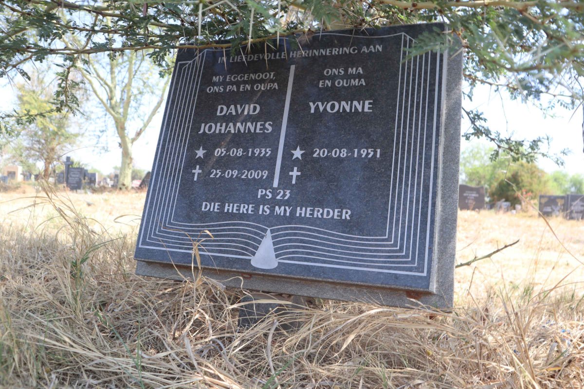 ? David Johannes 1935-2009 & Yvonne 1951-