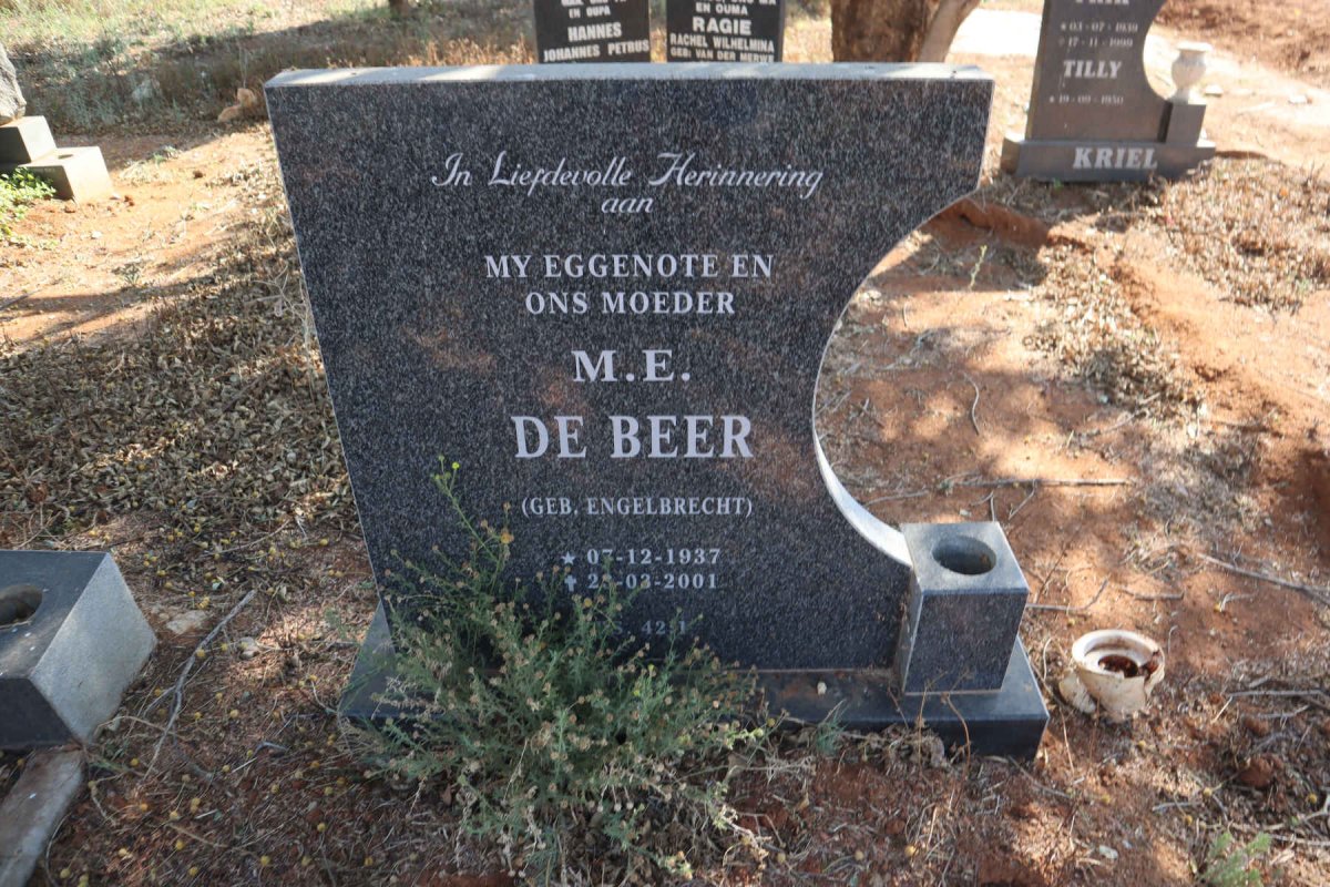 BEER M.E., de nee ENGELBRECHT 1937-2001