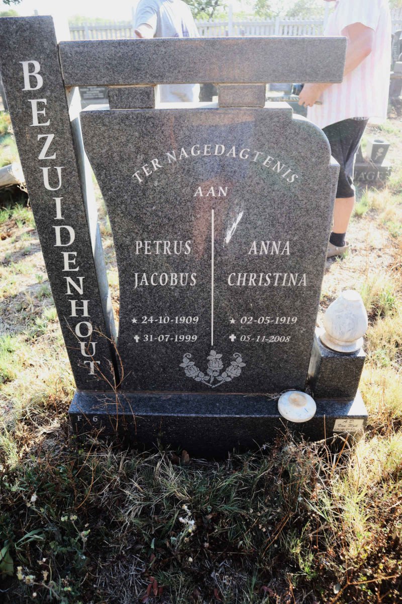 BEZUIDENHOUT Petrus Jacobus 1909-1999 & Anna Christina 1919-2008