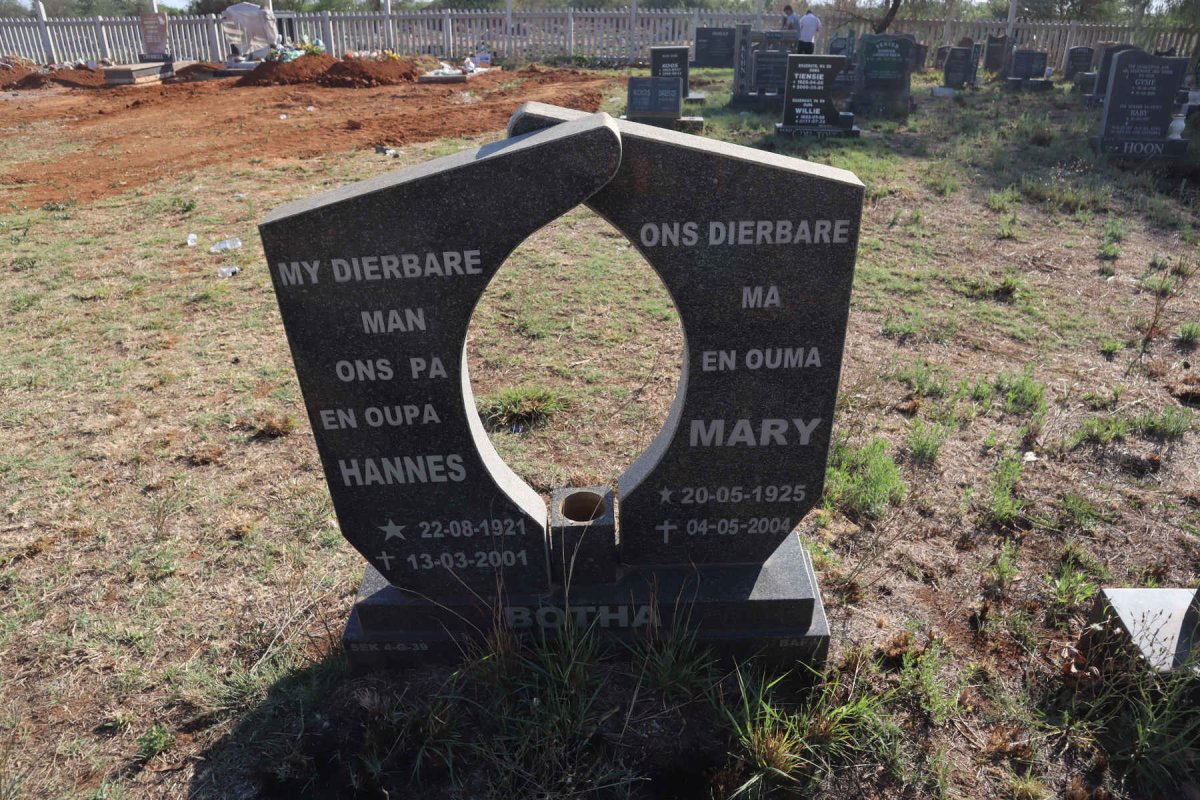 BOTHA Hannes 1921-2001 & Mary 1925-2004