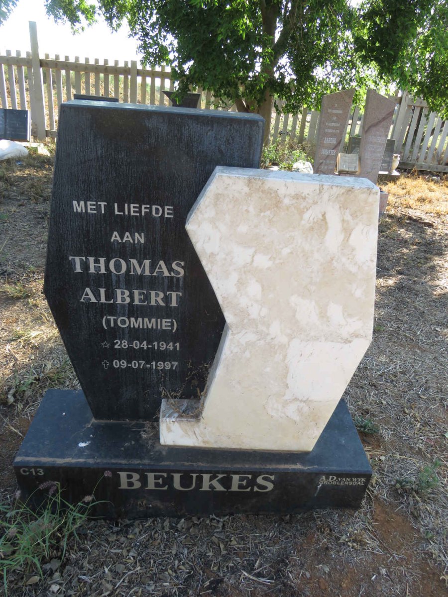 BEUKES Thomas Albert 1941-1997