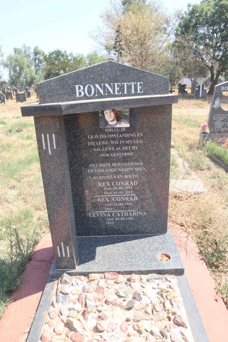 BONNETTE Rex Conrad 1969- & Levina Catharina 1969- :: BONETTE Rex Conrad 1992-2012