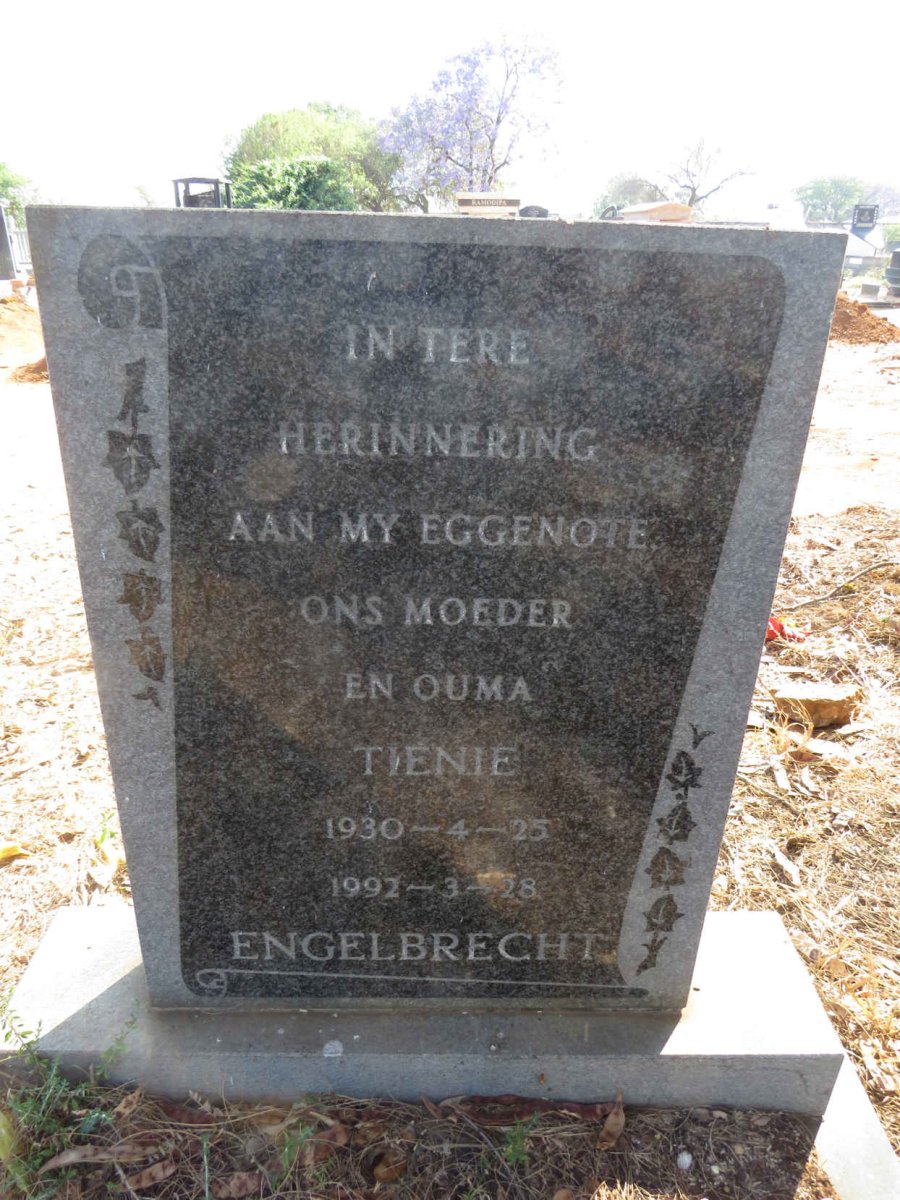 ENGELBRECHT Tienie 1930-1992