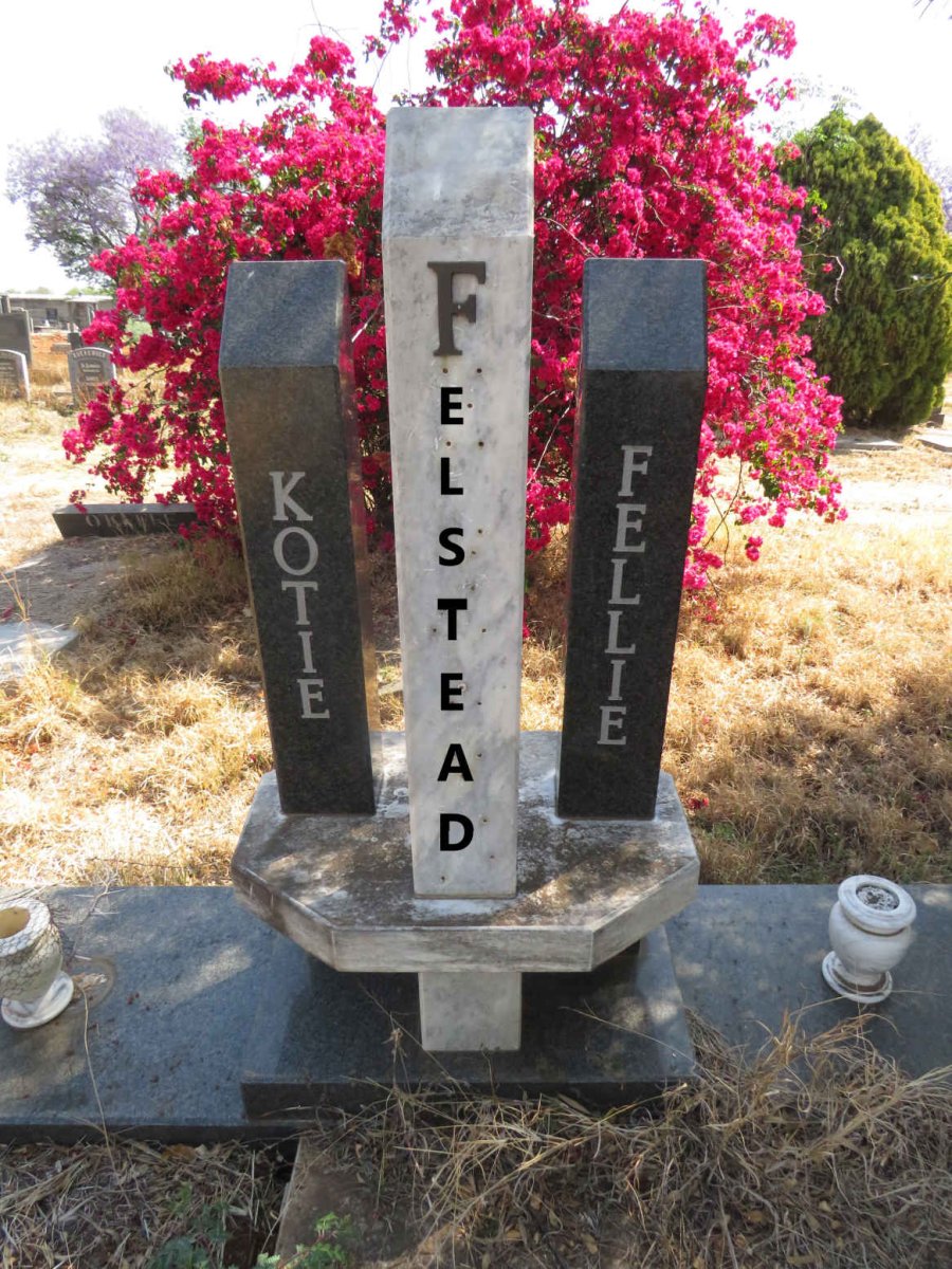 FELSTEAD Fellie & Kotie 