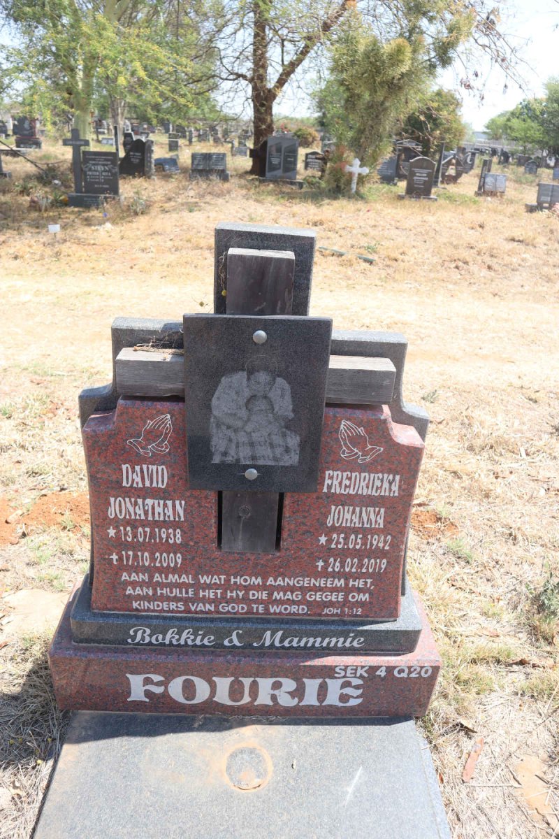 FOURIE David Jonathan 1938-2009 & Fredrieka Johanna 1942-2019