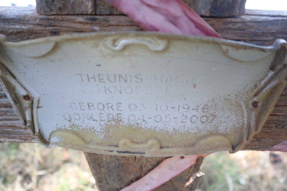 KNOESEN Theunis Hasie 1946-2007