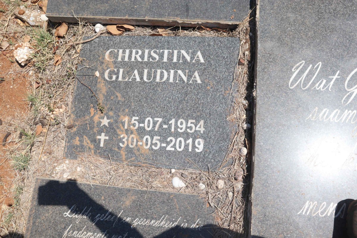 LUUS Cornelius Johannes 1953-2013 & Christina Glaudina 1954-2019_3 