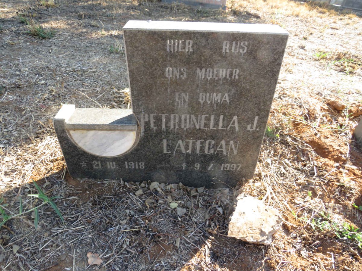 LATEGAN Petronella J. 1918-1997