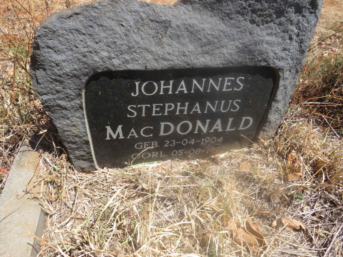 MACDONALD Johannes Stephanus 1904-1992