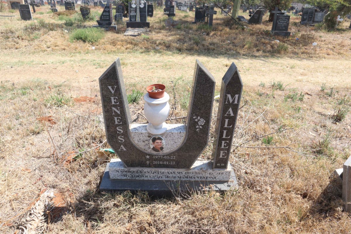 MALLEE Venessa 1977-2010