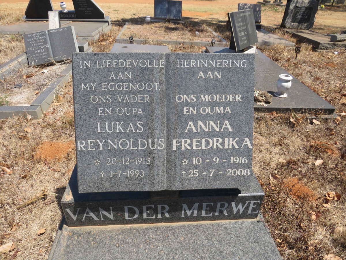 MERWE Lukas Reynoldus, van der 1915-1993 & Anna Fredrika 1916-2008