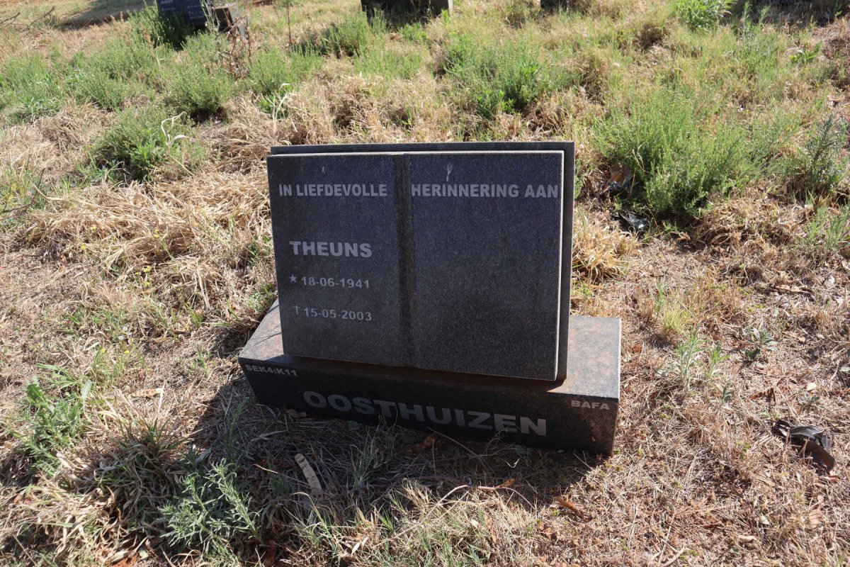 OOSTHUIZEN Theuns 1941-2003