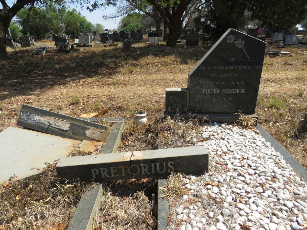 PRETORIUS Pieter Hendrik 1929-1987 & Hester Johanna Magdelene 1931-2016_1