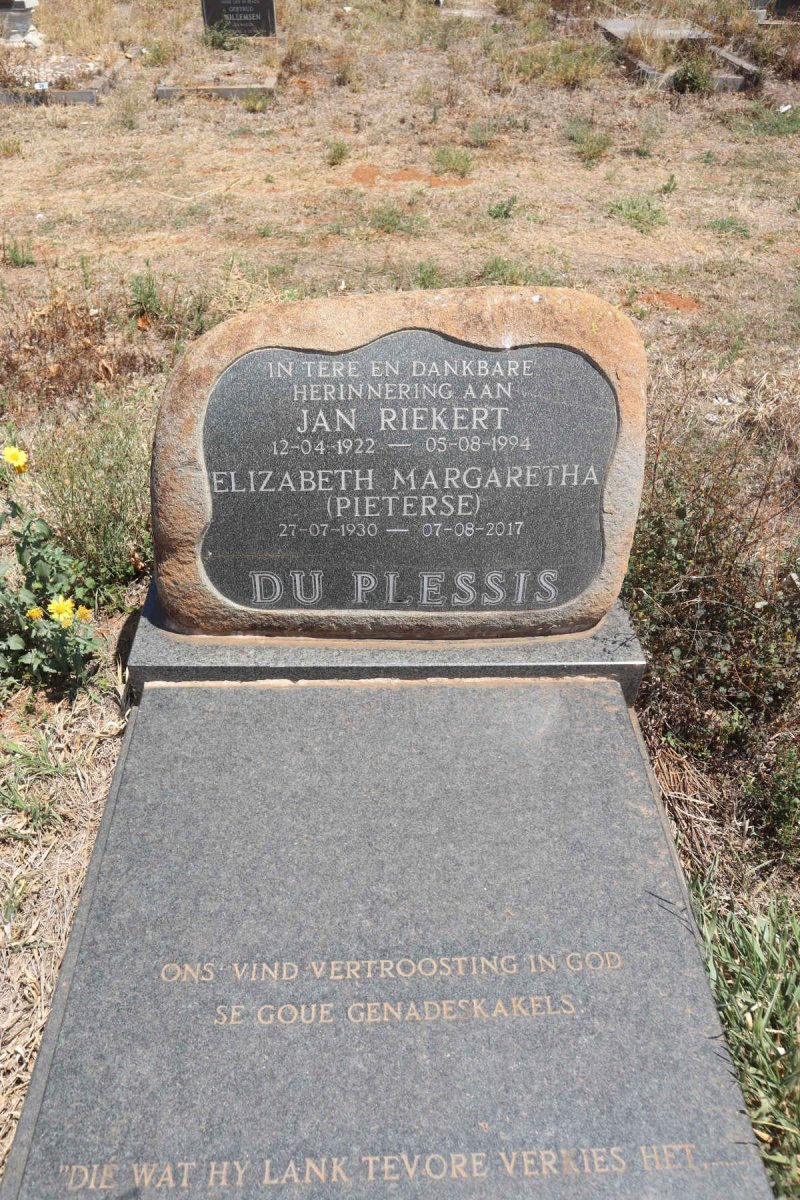 PLESSIS Jan Riekert, du 1922-1994 & Elizabeth Margaretha PIETERSE 1930-2017