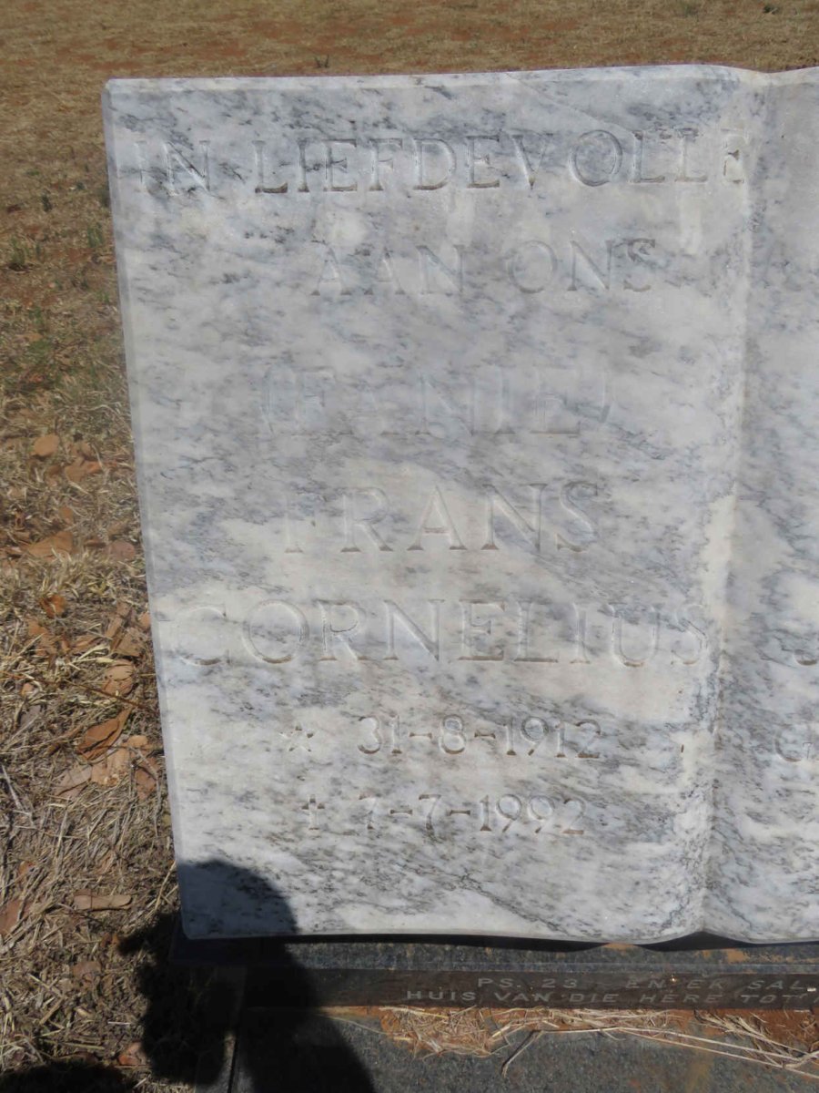 ROSSLEE Frans Cornelius 1912-1992 & Sarah Johanna CHAPMAN 1929-_2