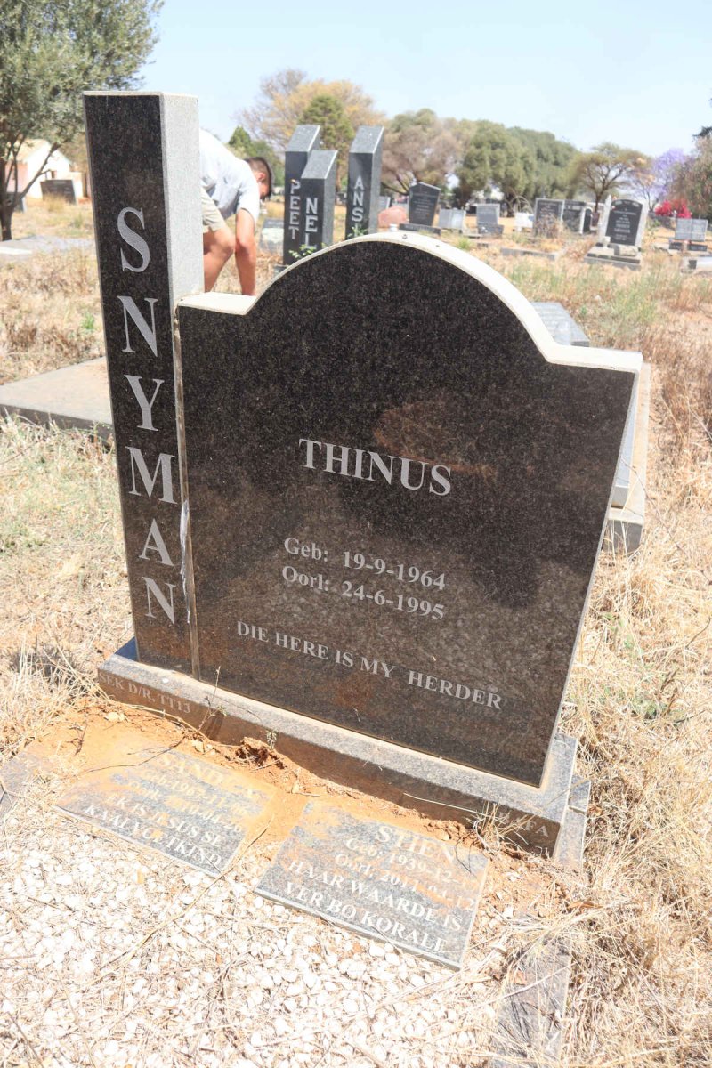SNYMAN Thinus 1964-1995 :: SNYMAN Sandra 1967-2010 :: SNYMAN Stien 1939-2011_1