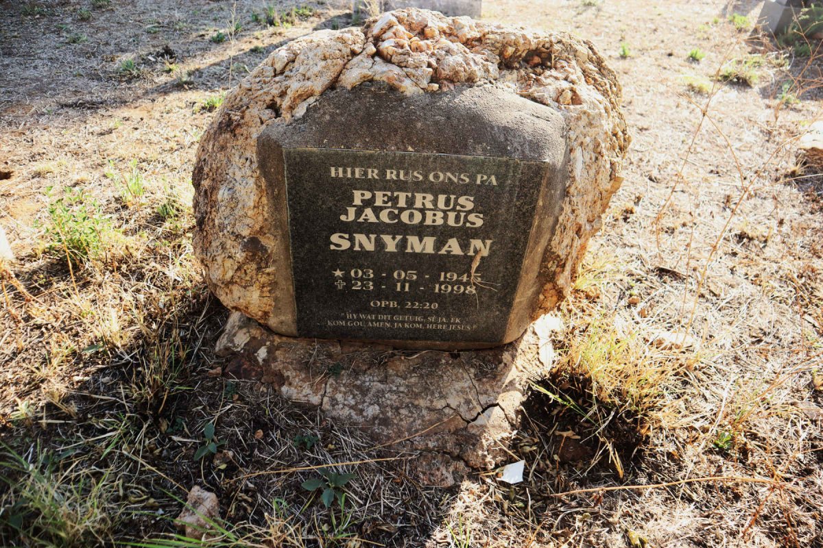 SNYMAN Petrus Jacobus 1945-1998