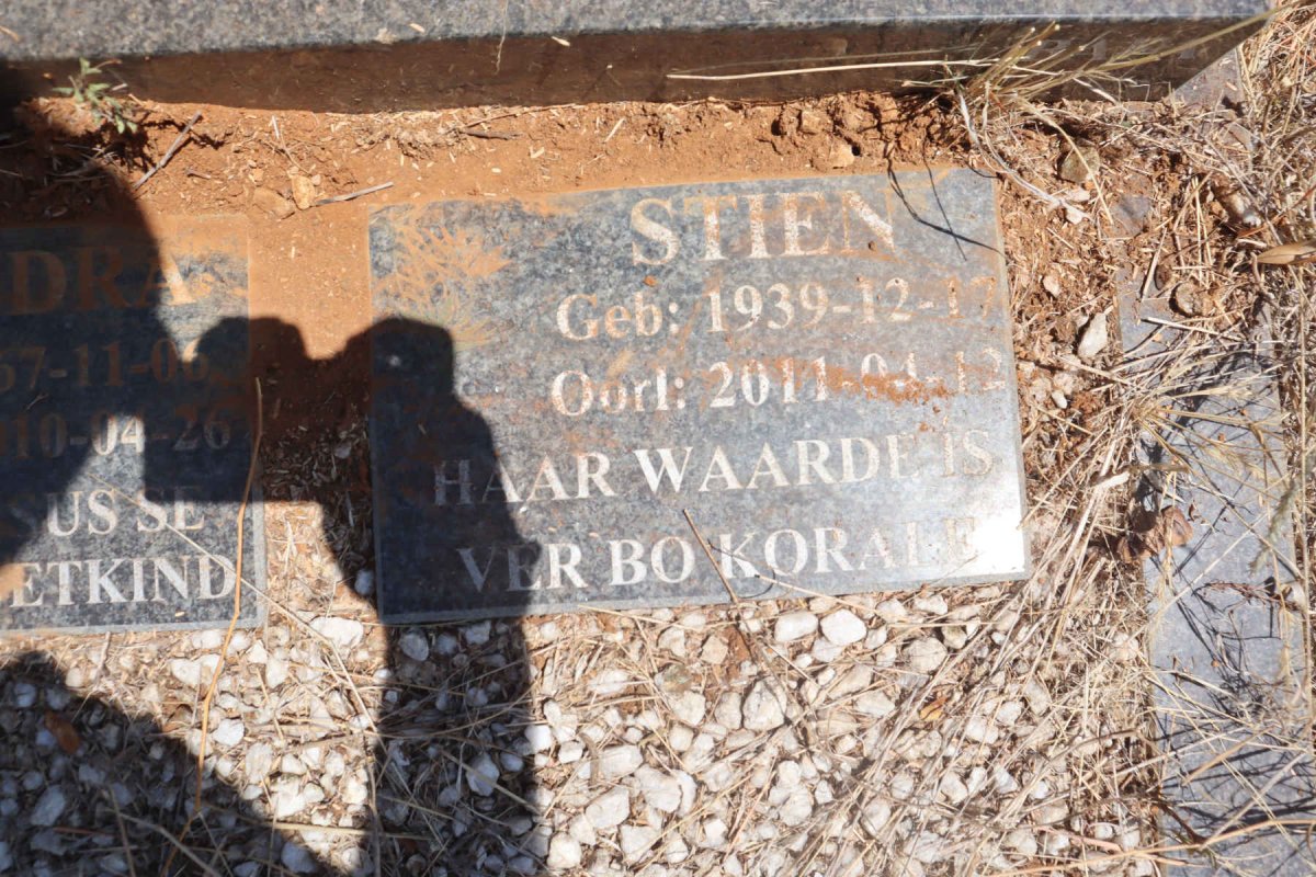 SNYMAN Thinus 1964-1995 :: SNYMAN Sandra 1967-2010 :: SNYMAN Stien 1939-2011_3