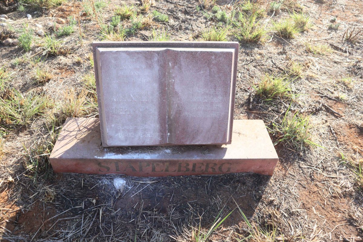 STAPELBERG Johannes Stephanus 1947-2000_1