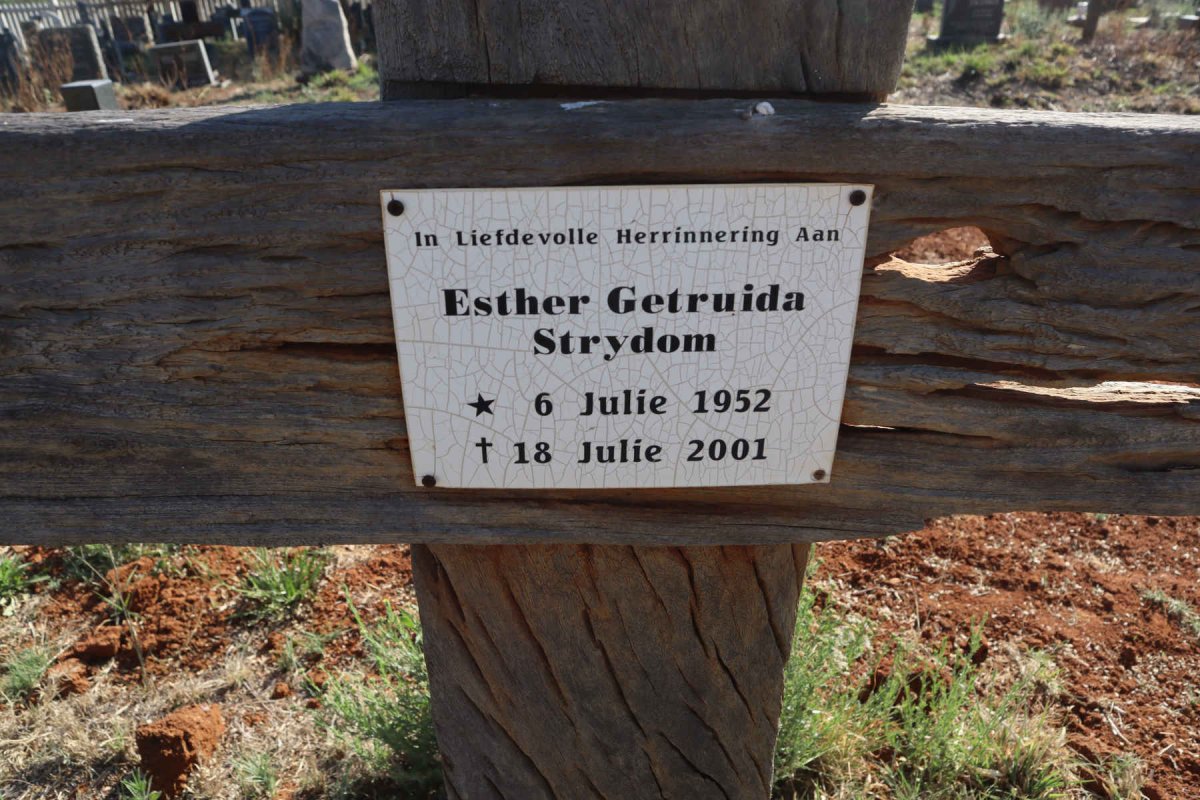 STRYDOM Ester Getruida 1952-2001