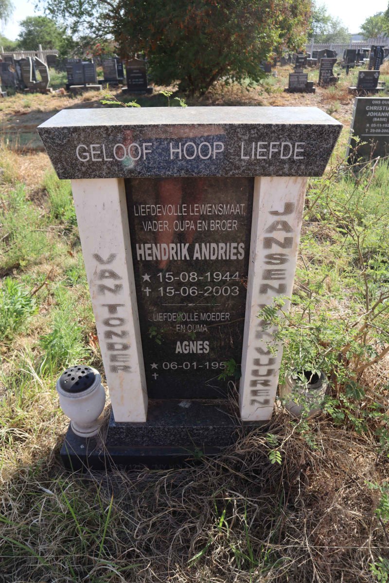 TONDER Hendrik Andries, van 1944-2003 & Agnes JANSEN VAN VUUREN 195?
