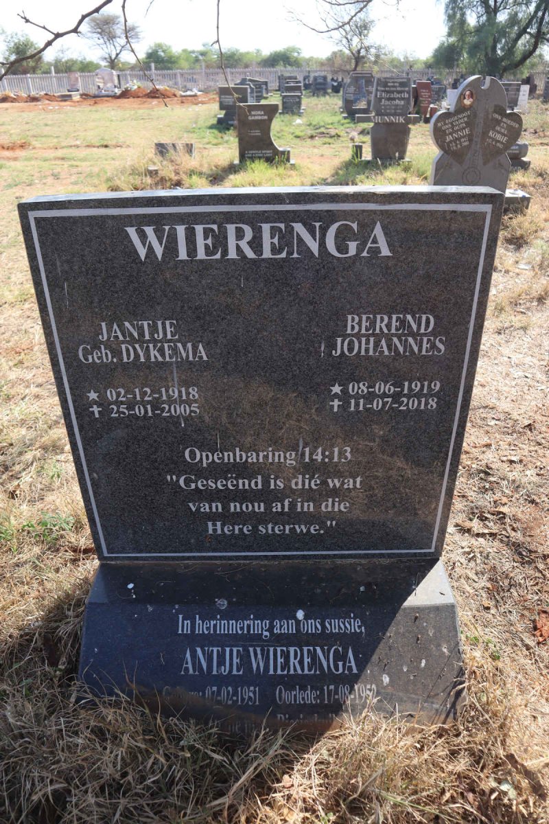 WIERENGA Berend Johannes 1919-2018 & Jantje DYKEMA 1918-2005 :: WIERENGA Antje 1951-1952