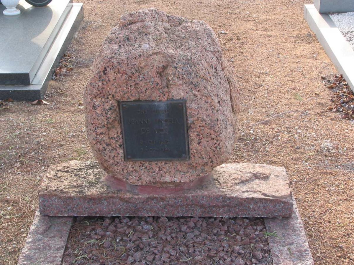 VOS, Jeanne Engela, de 1962-1986
