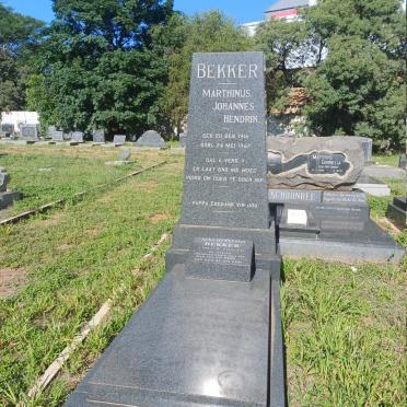 BEKKER Marthinus Johannes Hendrik 1916-1967 & Anna Du Plessis 192?-2012