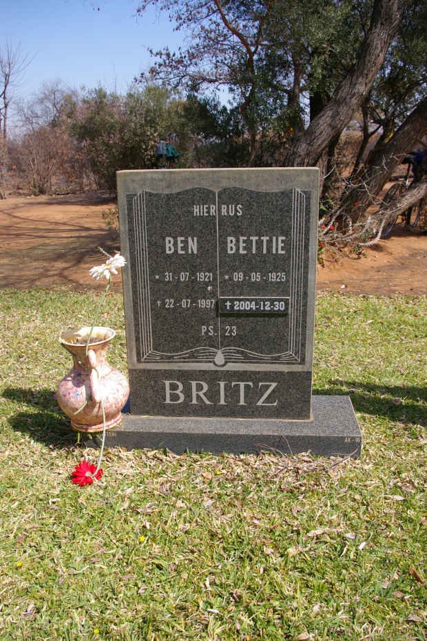 BRITZ Ben 1921-1997 &amp; Bettie 1925-2004