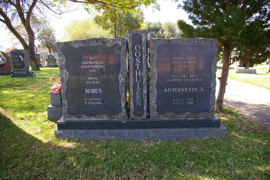 OOSTHUIZEN Kobus 1926-2004 &amp; Antoinette F. 1928-2000