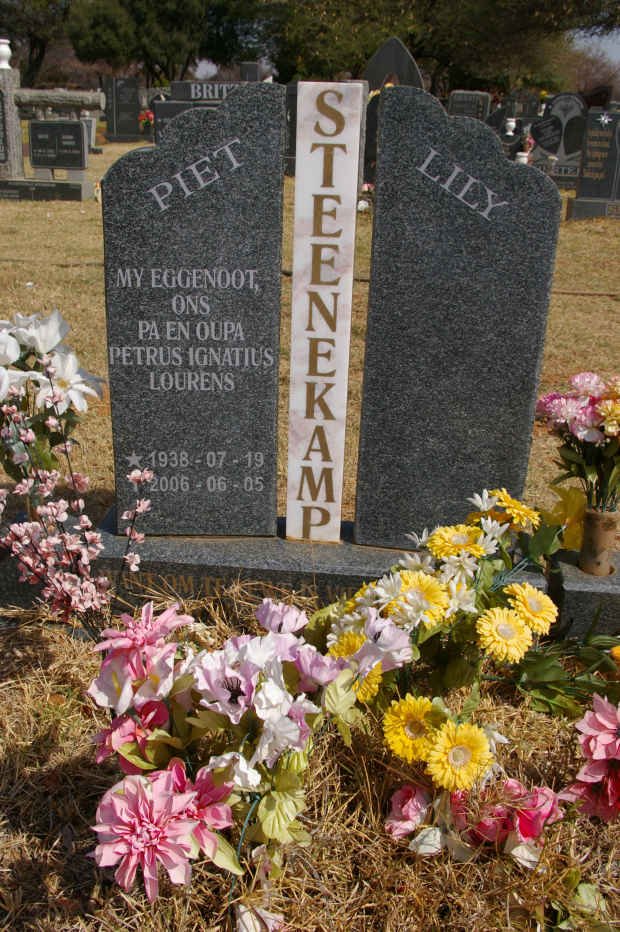 STEENKAMP Piet 1938-2006 &amp; Lily