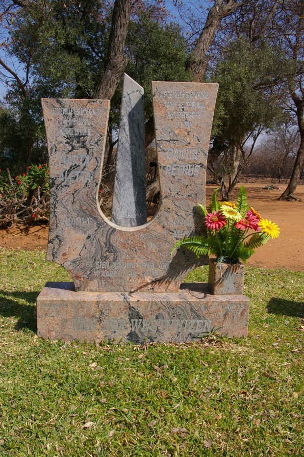 WESTHUIZEN Daniel Petrus, van der 1925-19?? &amp; Maria Aletta 1932-