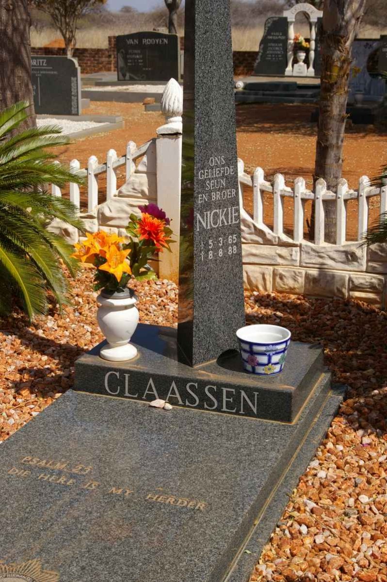 CLAASSEN Nickie 1965-1988