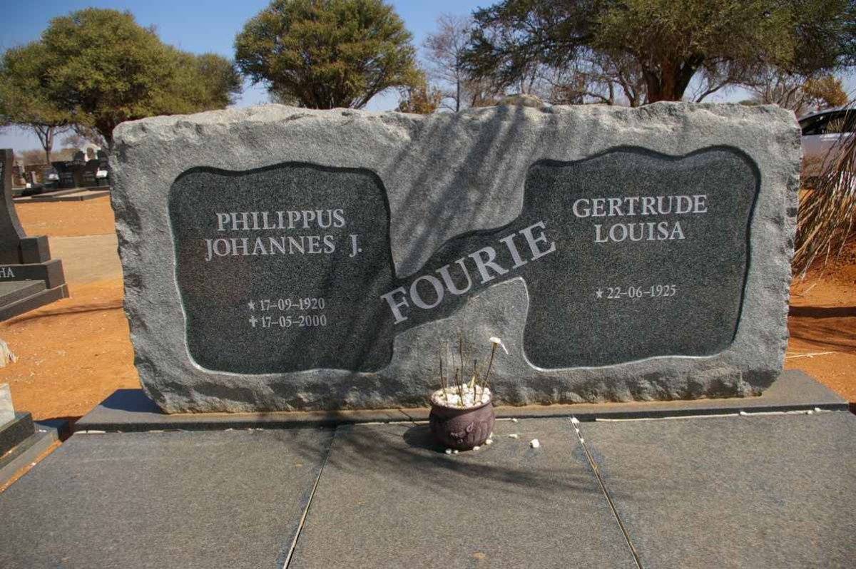 FOURIE Philippus Johannes J. 1920-2000 &amp; Gertrude Louisa 1925-