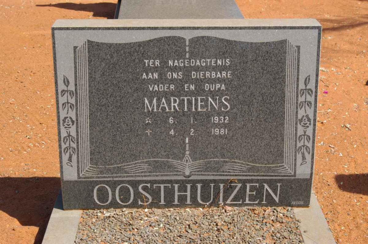 OOSTHUIZEN Martiens 1932-1981
