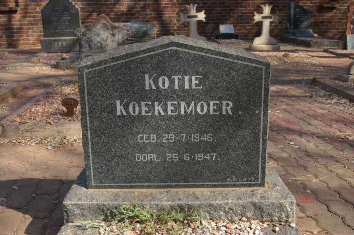 KOEKEMOER Elizabeth 1946-1947