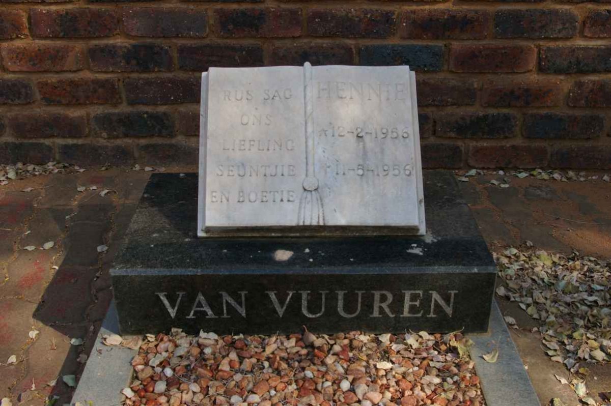 VUUREN Hennie, van 1956-1956