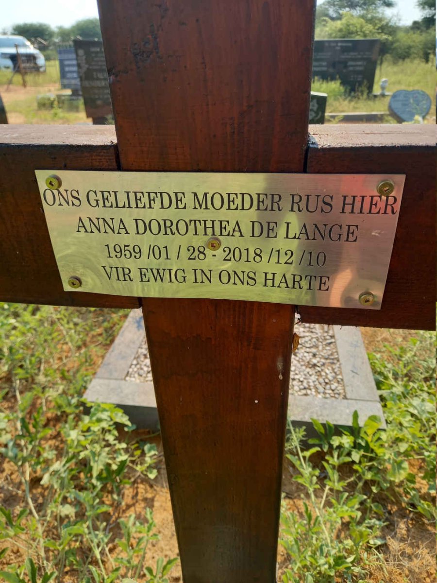 LANGE Anna Dorothea, de 1959-2018