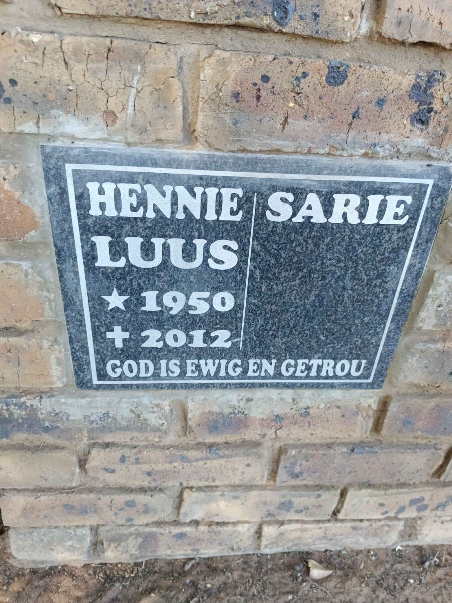 LUUS Hennie 1950-2012 & Sarie
