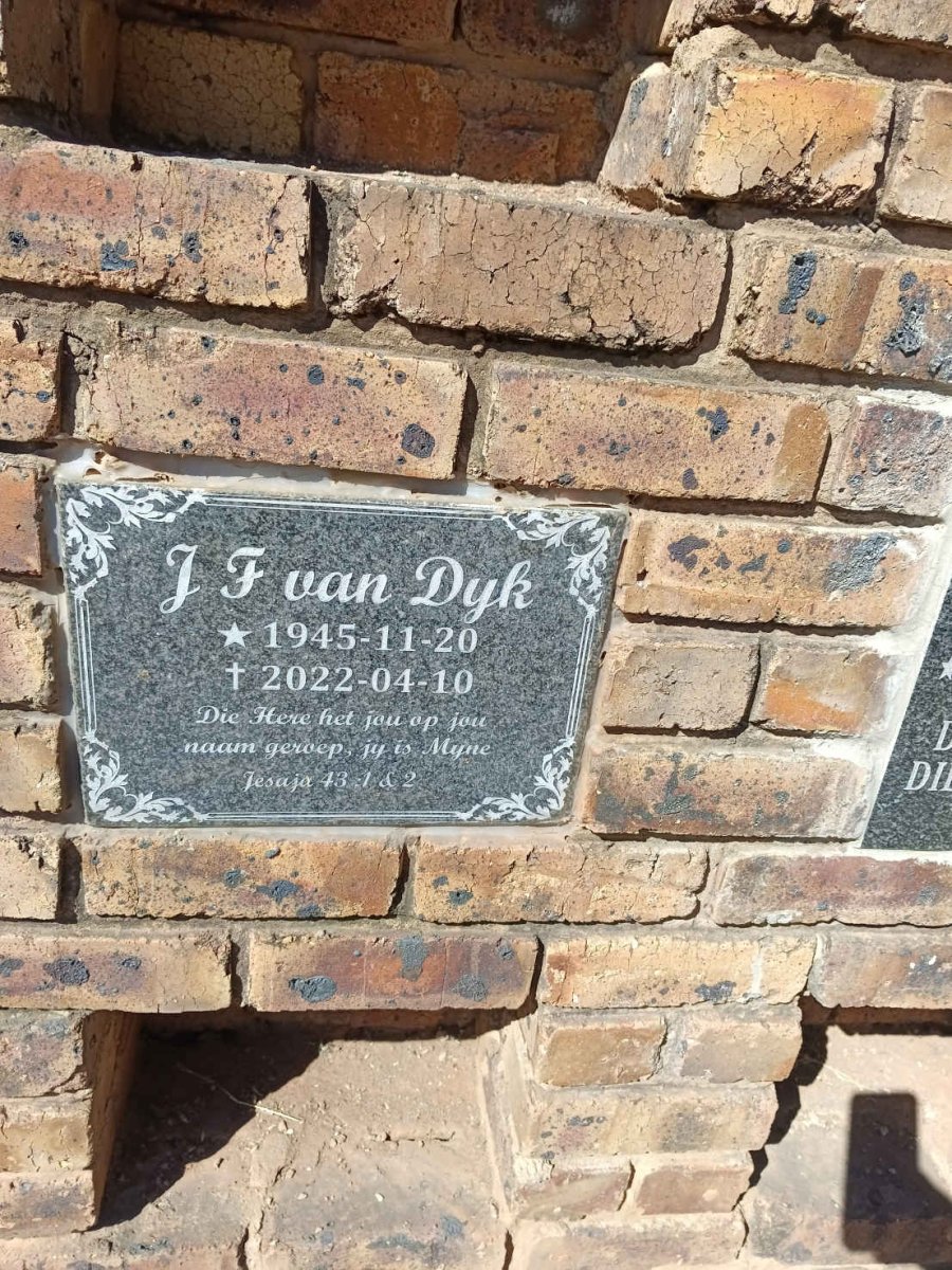 DYK J.F, van 1945-2022