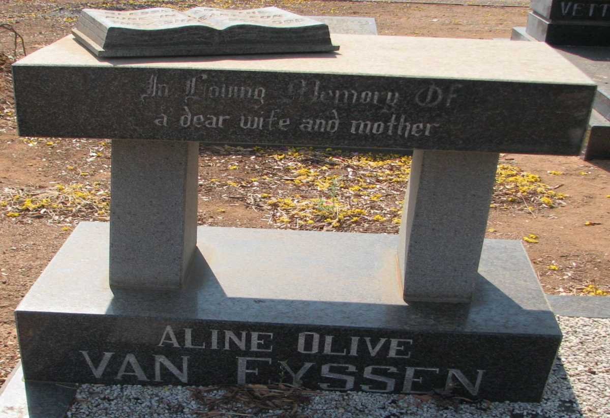 EYSSEN Aline Olive, van