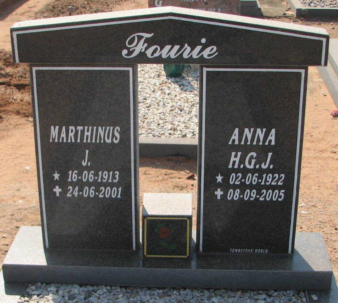 FOURIE Marthinus J. 1913-2001 &amp; Anna H.G.J. 1922-2005
