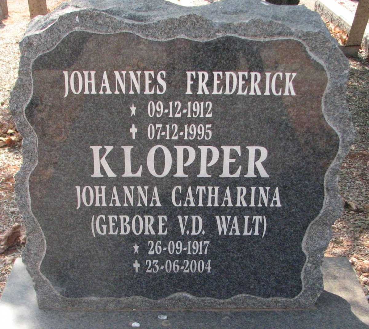 KLOPPER Johannes Frederick 1912-1995 &amp; Johanna Catharina V.D. WALT 1917-2004