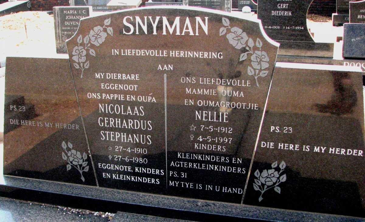 SNYMAN Nicolaas Gerhardus Stephanus 1910-1980 &amp; Nellie 1912-1997