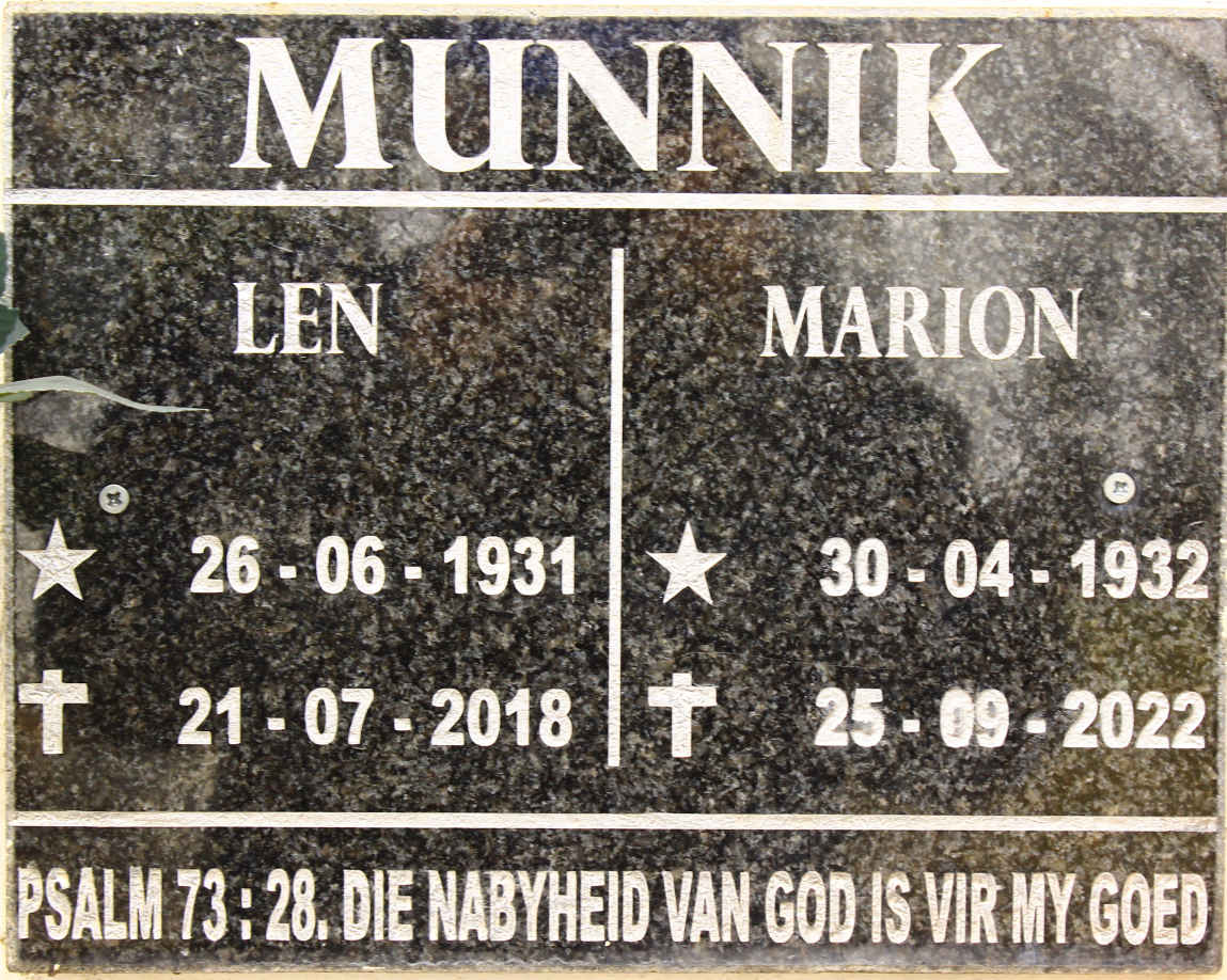 MUNNIK Len 1931-2018 &amp; Marion 1932-2022