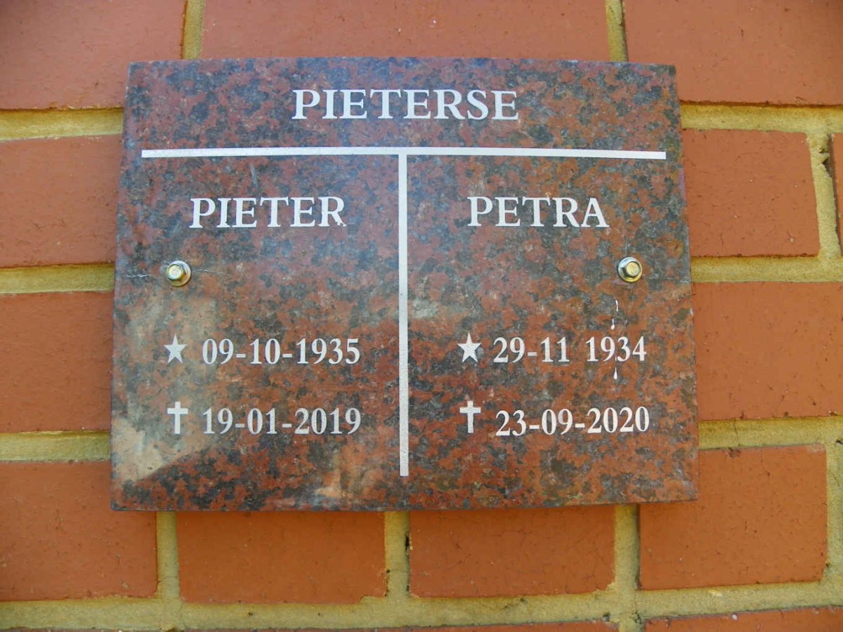PIETERSEN Pieter 1935-2019 &amp; Petra 1934-2020