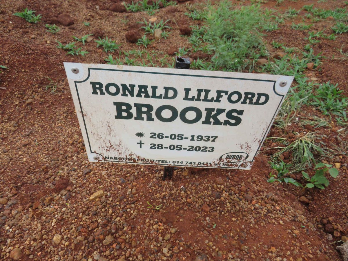BROOKS Ronald Lilford 1937-2023