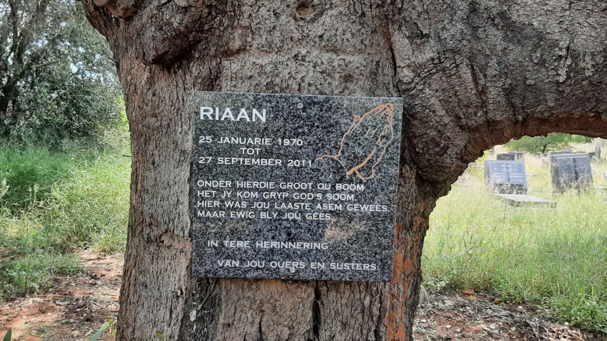 ? Riaan 1970-2011